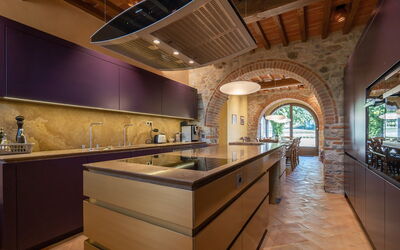 Villa Bovari: Large kitchen fully equpped with MIELE home appliances