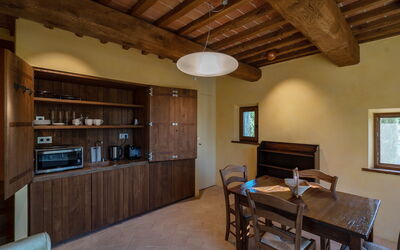 Villa Bovari: Kitchenette and dining room (Fienile)