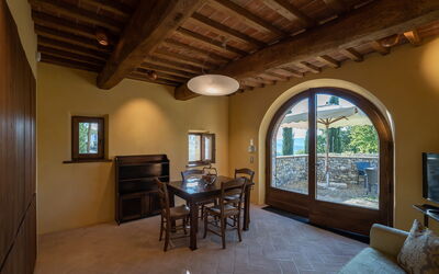 Villa Bovari: Fienile dining area
