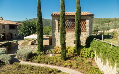 Villa Bovari: Villa & Fienile