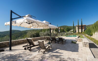 Villa Bovari: Pool terrace