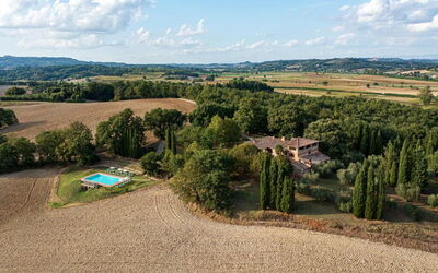 Palazzo Brando: bassin, Extérieur