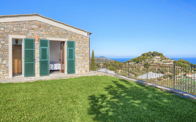 Villa Ranieri: Building Exterior, Garden