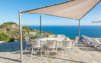 Villa Ranieri: Balcony / Terrace / Patio, Dining Room, Facilities, Scenic View