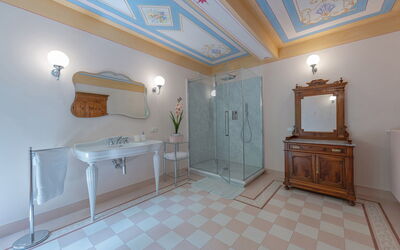 Palazzo Salieri- Weddings and Events: Badkamer