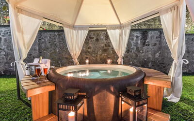 Palazzo Salieri- Weddings and: Buitenshuis