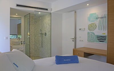 Villa Bluewhite: Bagno, Camera da letto