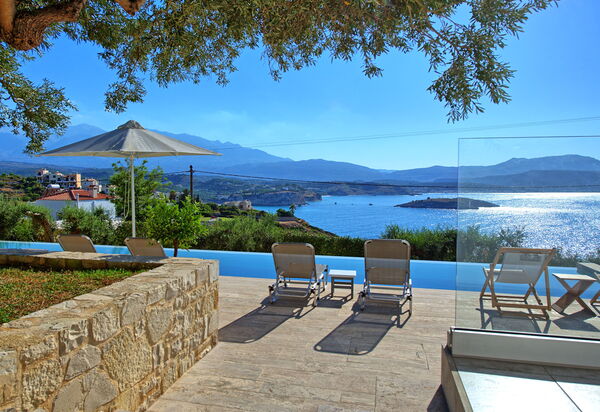 Villa Bluewhite: all'aperto, Estate, Giardino, Piscina, Vista Panoramica