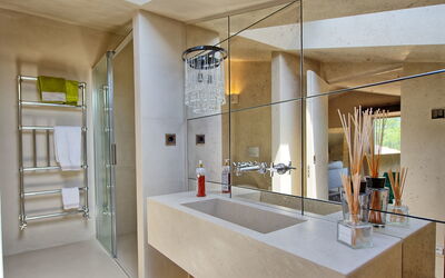 Villa Dora: Bathroom