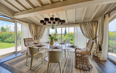 Villa Dora: Dining Room