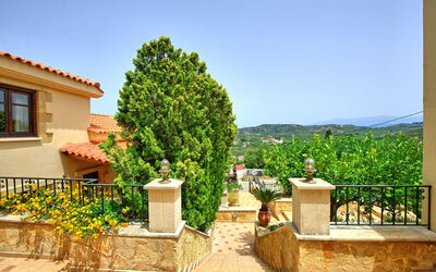 Villa Sevi Grande: Buitenshuis, Tuin