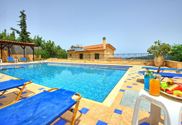 Villa Sevi Grande: Piscina