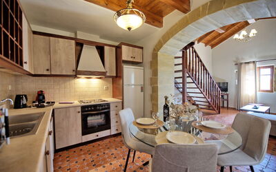 Villa Romantic Sevi: Dining Room, Kitchen