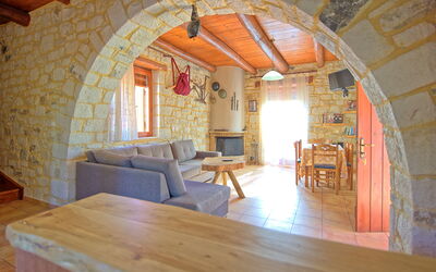 Villa Vrisses: Living Room