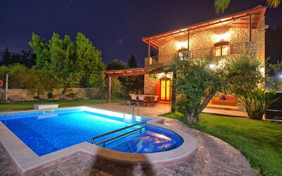 Villa Vrisses: Outdoor