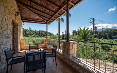 Villa Vrisses: Balkon / terras / patio, Buitenkanten, Buitenshuis, zwembad