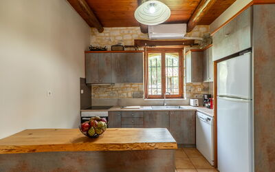Villa Vrisses: Kitchen