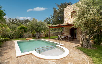 Villa Vrisses: Outdoor, Pool