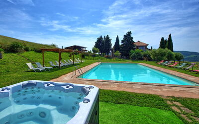 Casale Santa Francesca: all'aperto, Giardino, Piscina