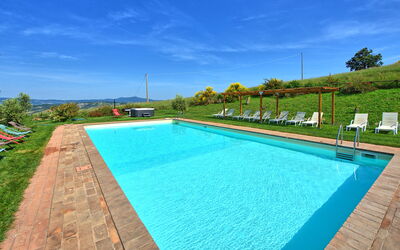 Casale Santa Francesca: all'aperto, Giardino, Piscina