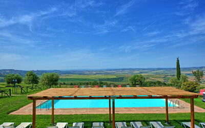 Casale Santa Francesca: all'aperto, Giardino, Piscina, Vista Panoramica