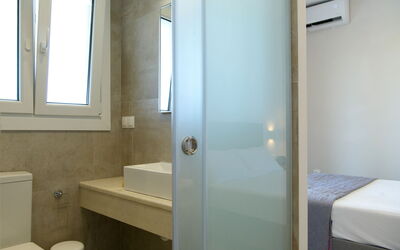 Beachfront Villa Seasun: Bathroom