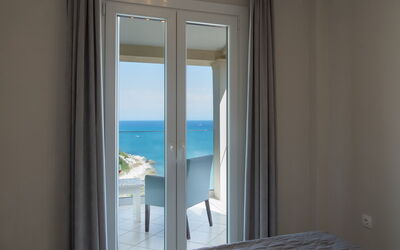 Beachfront Villa Seasun: Bedroom