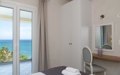 Beachfront Villa Seasun: Bedroom