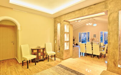 Villa Jewel: Salle à manger, Salon