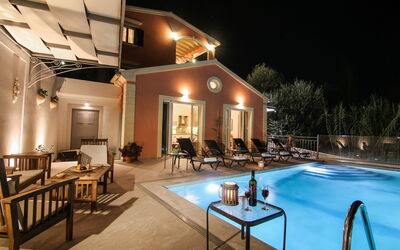 Villa Jewel: bassin, Extérieur