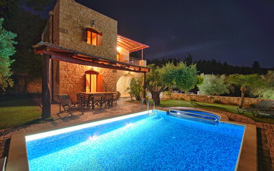Villa Nipos: Scenic View