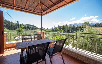 Villa Nipos: Buitenkanten, Buitenshuis