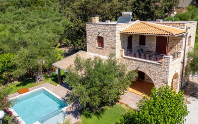 Villa Nipos: Buitenkanten, Buitenshuis, Tuin, zwembad