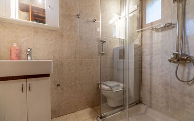 Villa Nipos: Bathroom