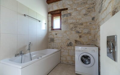 Villa Nipos: Bathroom