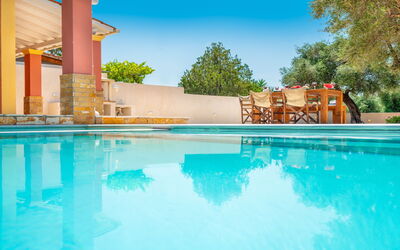 Beach Villa Joanna: Piscina