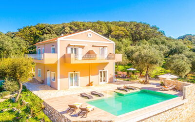 Beachfront Villa Seawave: Building Exterior, Pool