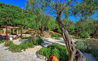 Beachfront Villa Seawave: Garden, Outdoor
