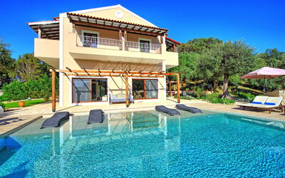 Beachfront Villa Seawave: Building Exterior, Outdoor, Pool, Summer