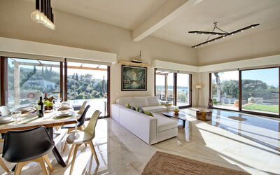 Beachfront Villa Seawave: Dining Room, Living Room, Scenic View