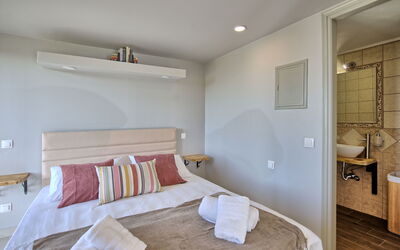 Beachfront Villa Seawave: Bedroom