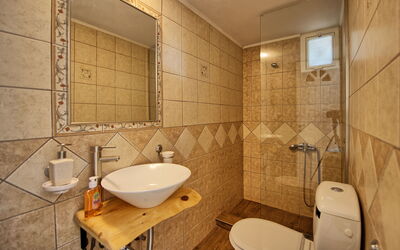 Beachfront Villa Seawave: Bathroom