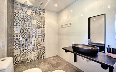 Beachfront Villa Seawave: Bathroom