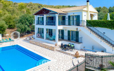 Villa di Giovanni: Piscina