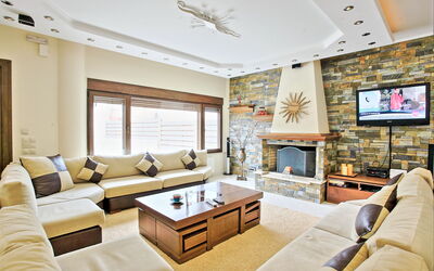 Acharavi Beach Villa: Woonkamer