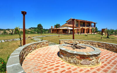 Villa Massimiliano: Garden, Outdoor