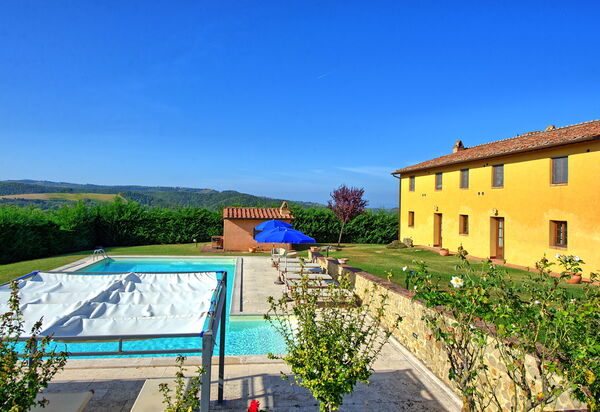 Villa Il Caggio: bassin, Entrée principale, Extérieur