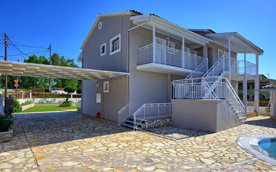 Sidari Beach Villa: Garden, Outdoor