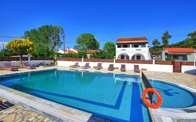 Sidari Beach Villa: Pool