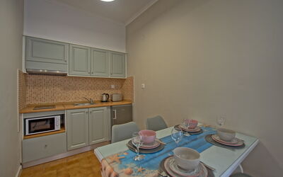 Sidari Beach Villa: Dining Room, Kitchen